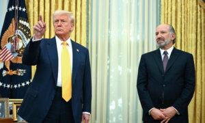 Lutnick Says Trump Will Meet Mexico, Canada in the Middle on Tariffs