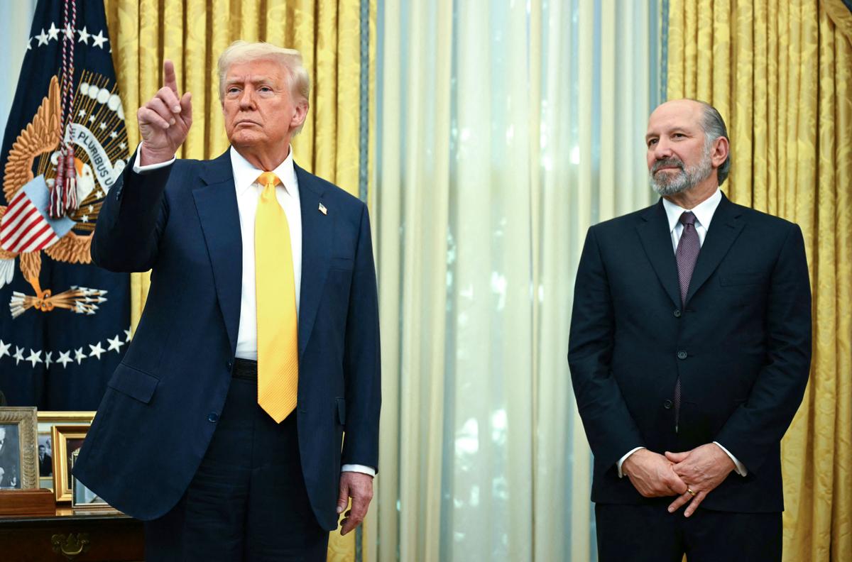 Lutnick Says Trump Will Meet Mexico, Canada in the Middle on Tariffs
