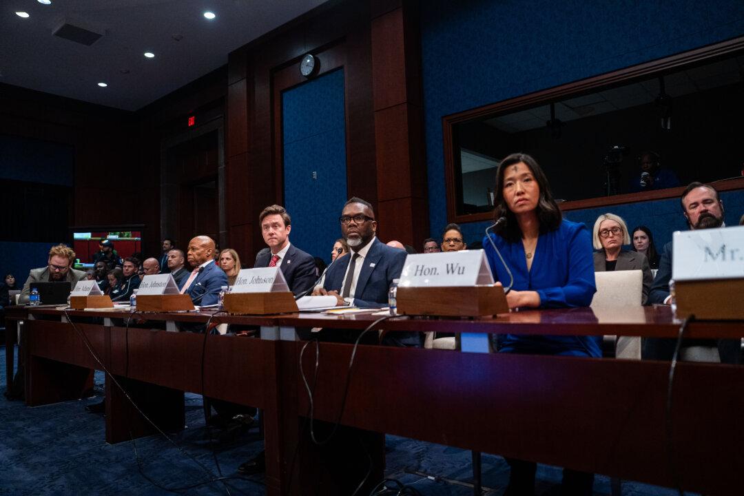 Big City Mayors Defend Policies Protecting Illegal Immigrants in Testimony to Congress