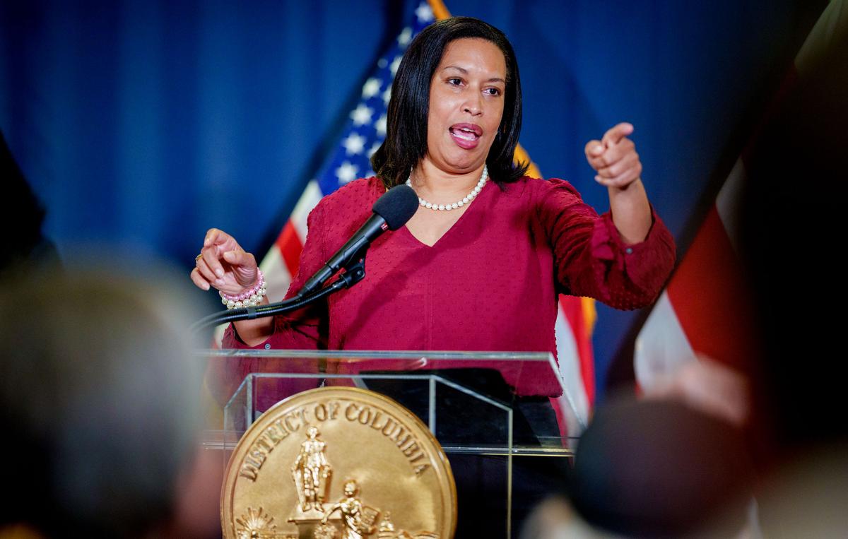 Trump Says Washington Mayor Must Clean Up Homeless Encampments