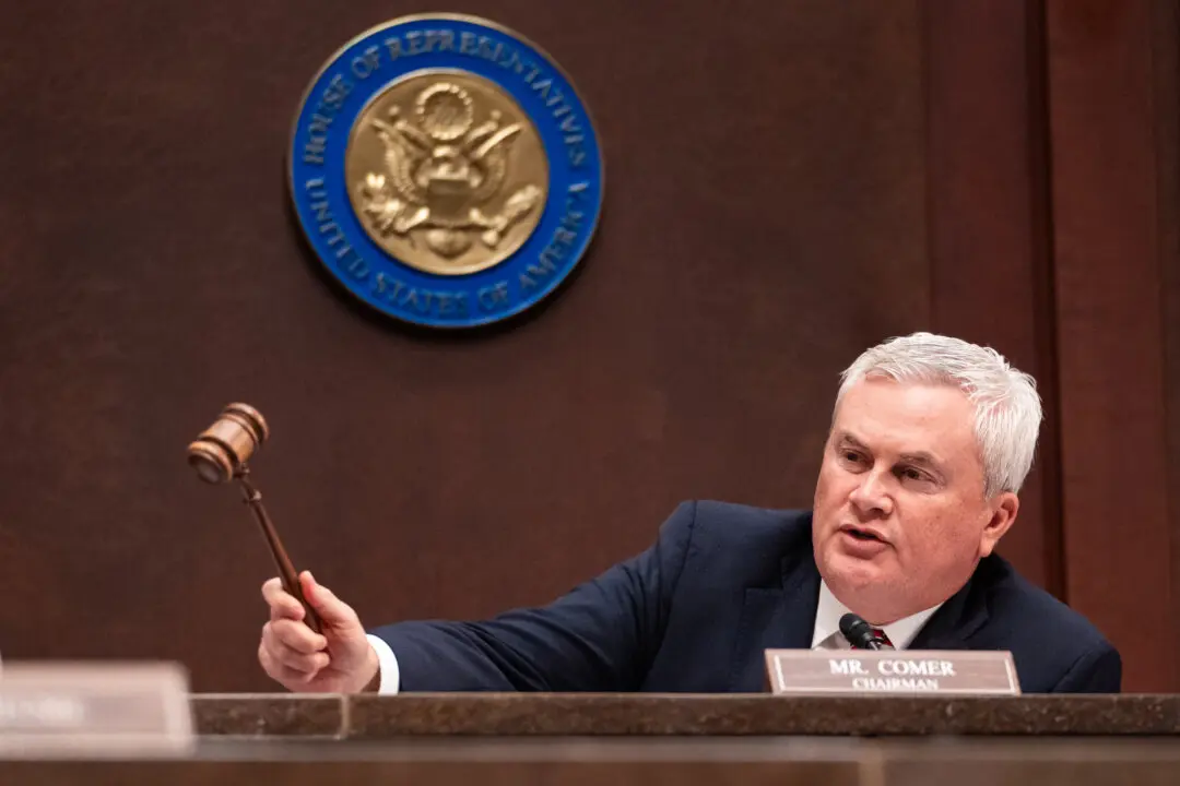 House Panel to Initiate Contempt Proceedings Against Bill Clinton, Comer Says