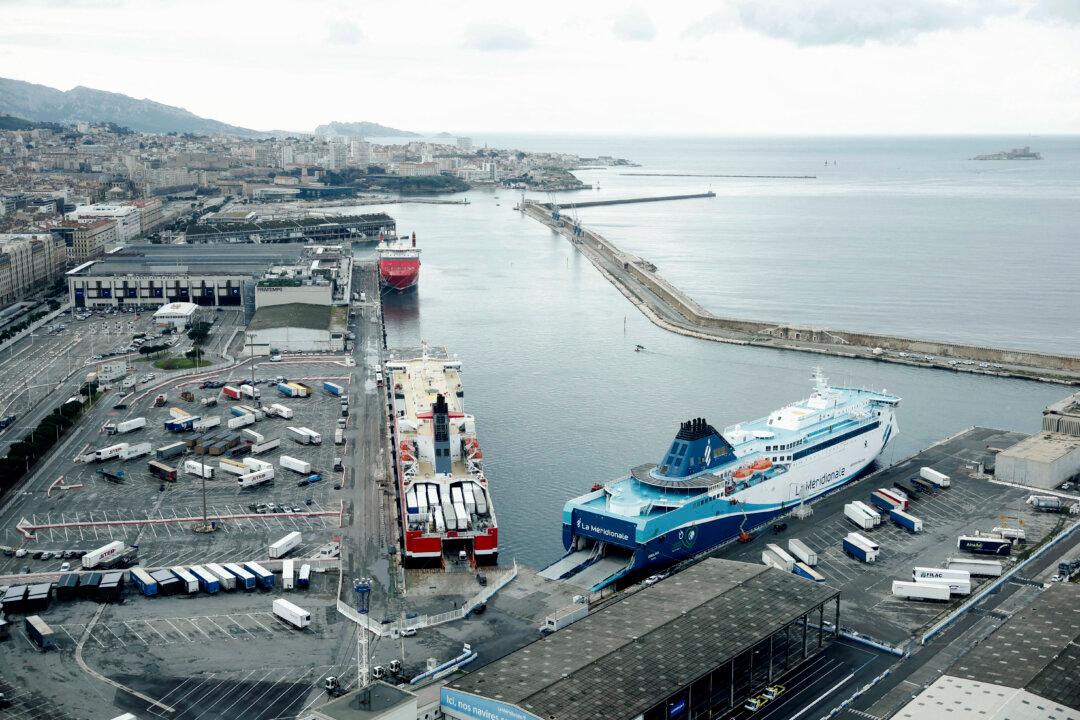 French Shipping Giant to Invest $20 Billion in US