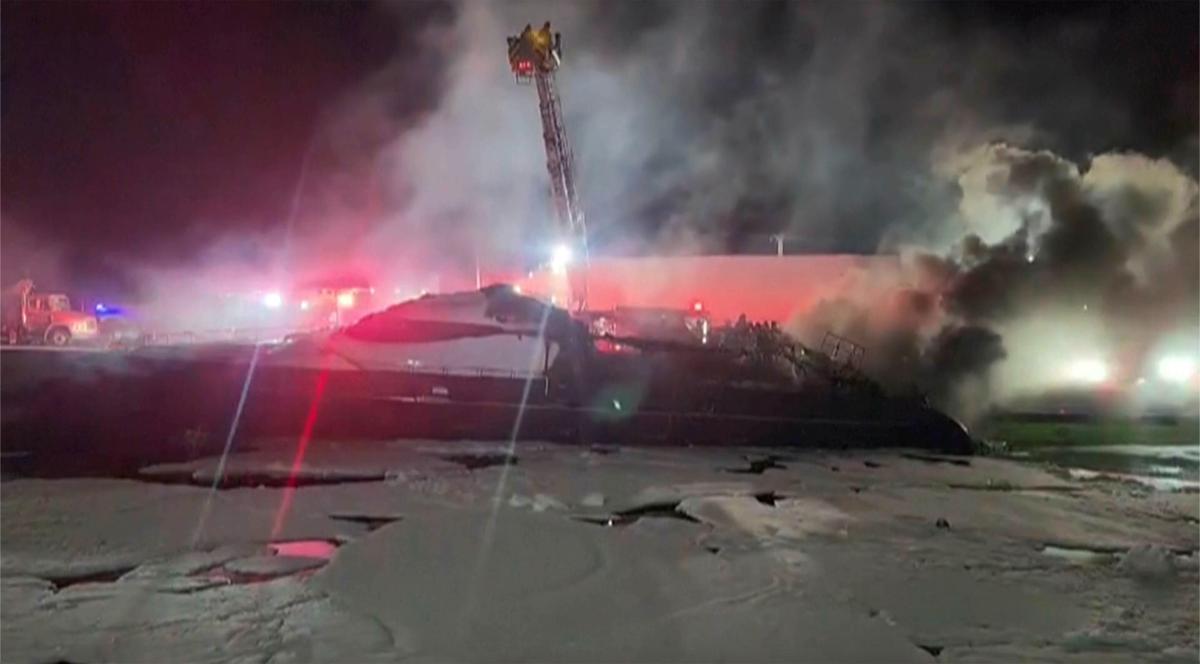 Crews Battle Fire on 3 Yachts in Miami