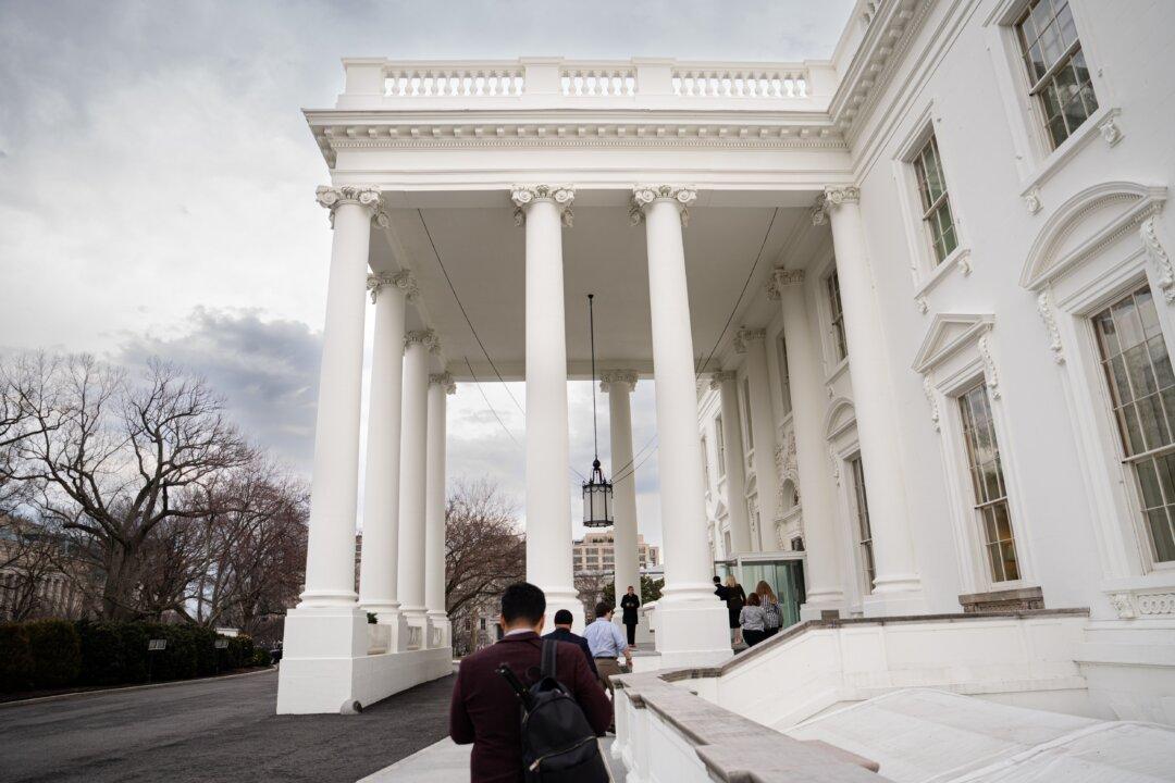 Trump to Host First Crypto Summit at White House