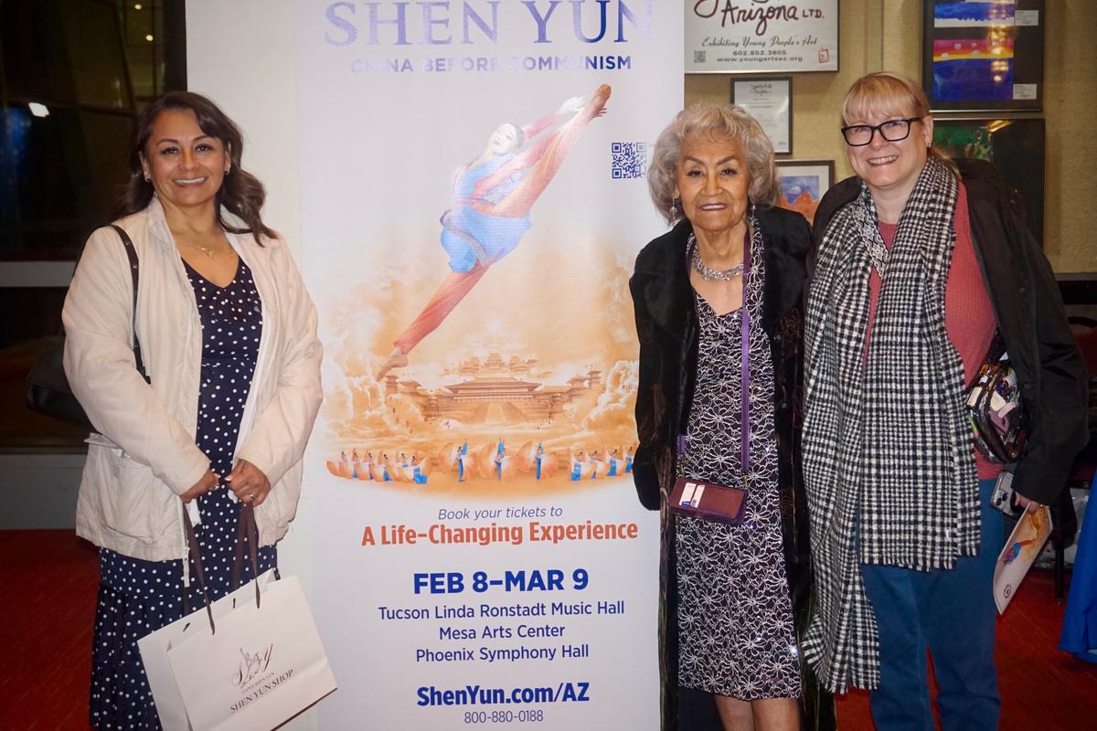 People Need to See Shen Yun ‘To Bring Us All Together,’ Says Arizona Theatergoer