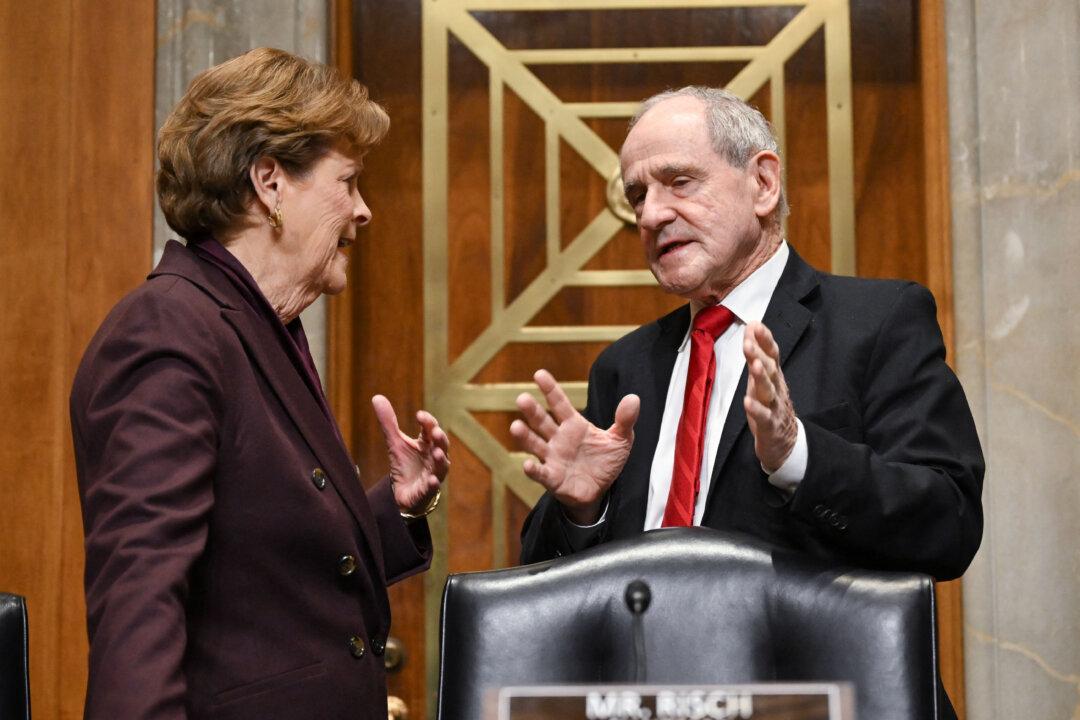 Bipartisan Senate Bill Seeks to Curb Flow of Fentanyl Into the US From China