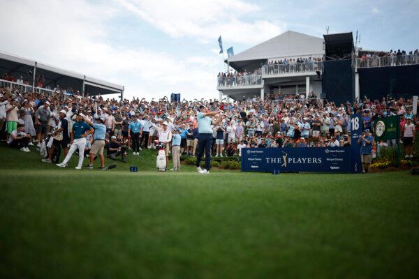 Scotty Scheffler will perform shots from the 18th tee in the final round of the Player Championship at the Stadium Course held at TPC Sawgrass in Ponte Vedra Beach, Florida on March 12, 2023 (Jared C. Tilton/Getty Images)