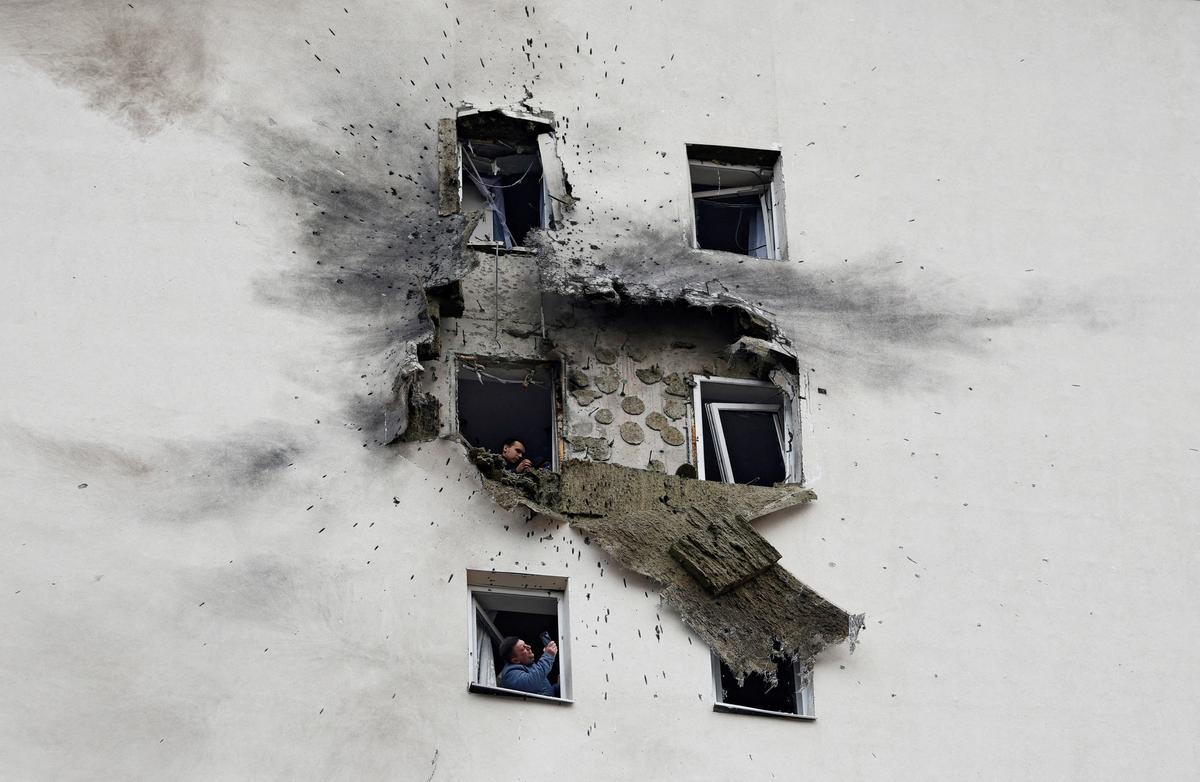 Ukrainian Drones Target Moscow, Kursk, Russian Officials Confirm