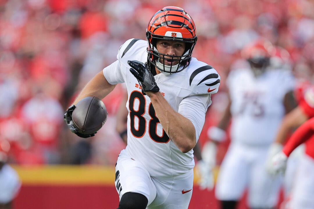 Gesicki Takes ‘Joe Burrow Tax’ to Help Keep Bengals Offense Together