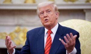 Trump Meets With Senate Republicans as Government Shutdown Concerns Persist