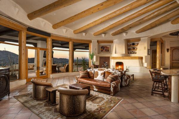 The living room with Vega posts. (Eric Kruk)