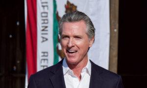 California Governor Dismisses US Tariffs, Looks to Outside Trade Agreements