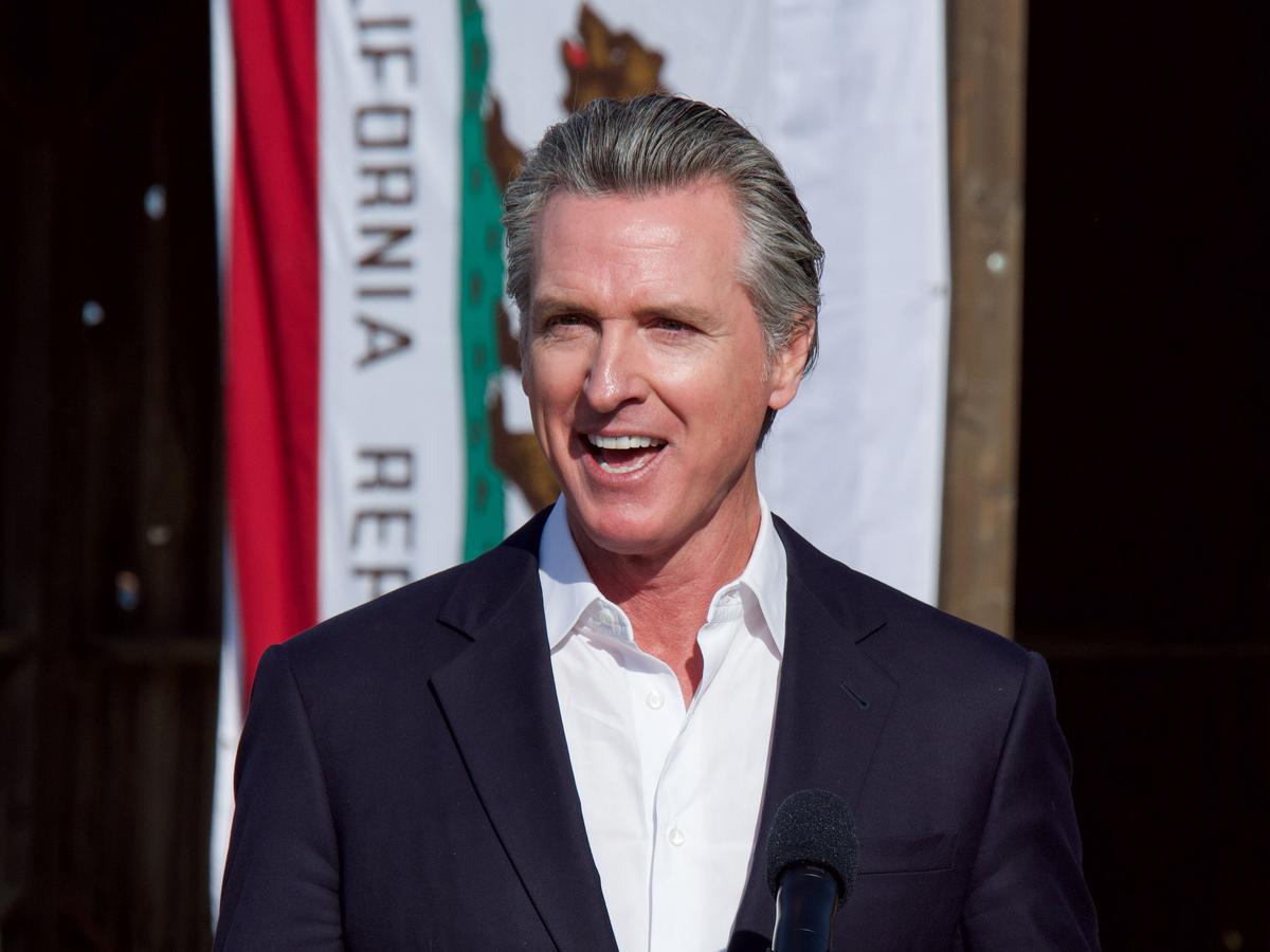 California Governor Dismisses US Tariffs, Looks to Outside Trade Agreements thumbnail
