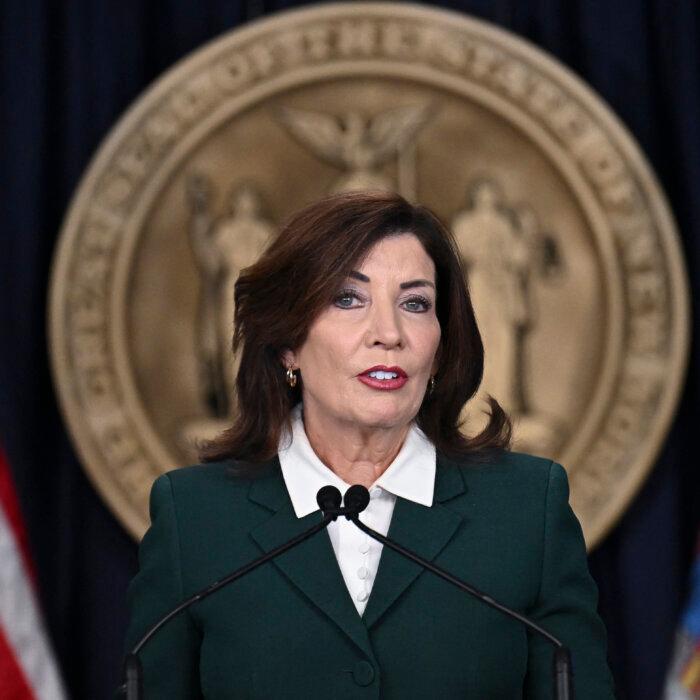 Hochul Proposes Ban on Local Police Agreements With ICE Under 287(g) Program