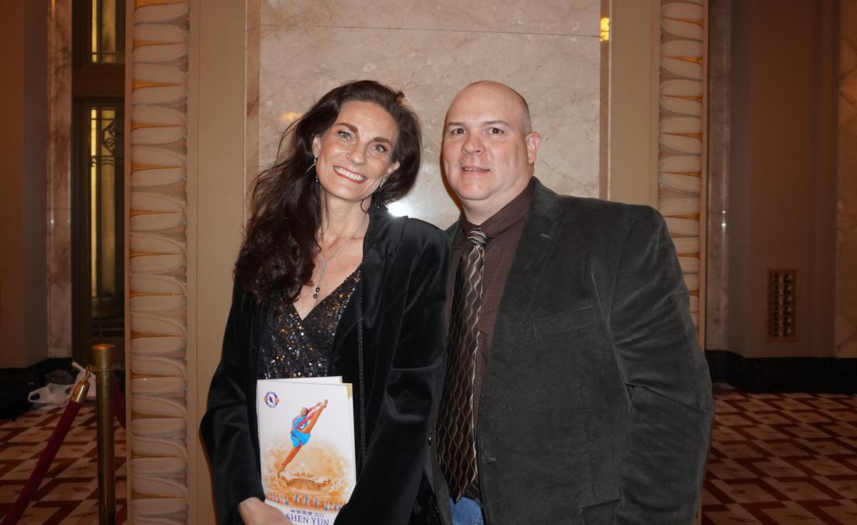 Shen Yun Shows ‘Positivity and Kindness,’ Says Art Teacher