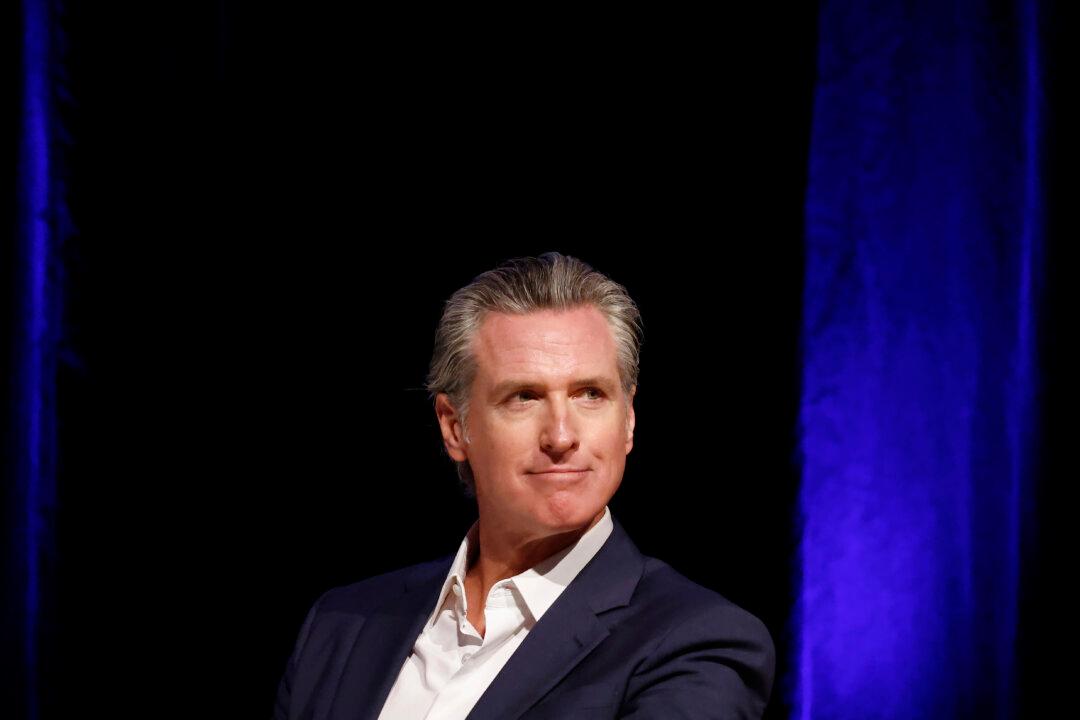 Newsom Talks Guns, Party Future, and Criticizes Biden Border Policies in Four-Hour Podcast Appearance