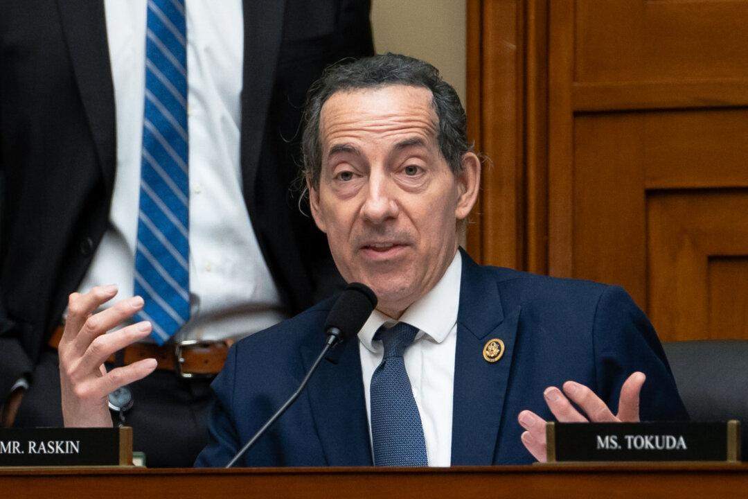 2 House Democrats Seek Records on DOGE’s Activities