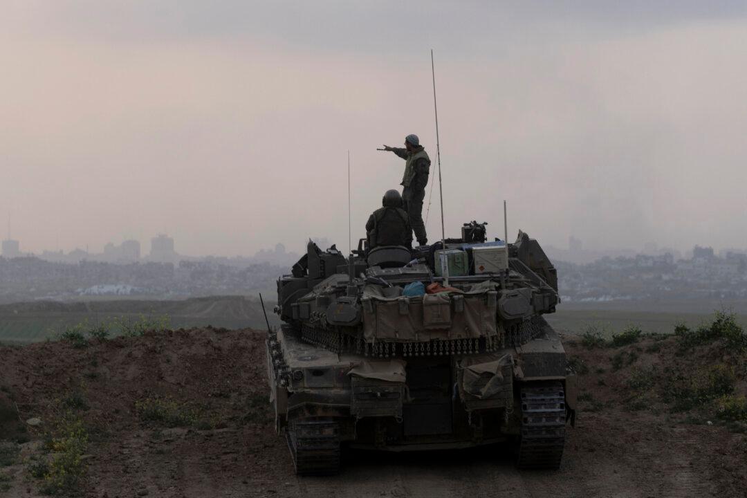 Israel Resumes Strikes Against Hamas in Gaza Amid Stalled Talks