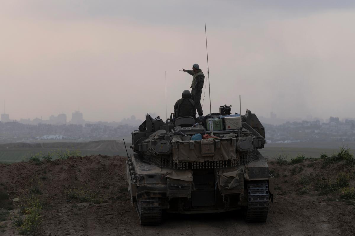 Israel Resumes Strikes Against Hamas in Gaza Amid Stalled Talks