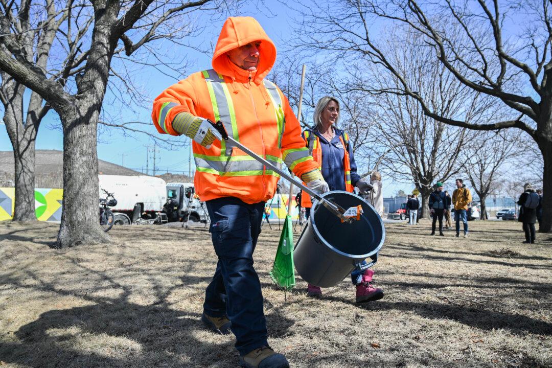 Montreal Begins Annual Effort to Clear Tonnes of Garbage Exposed by Snowmelt