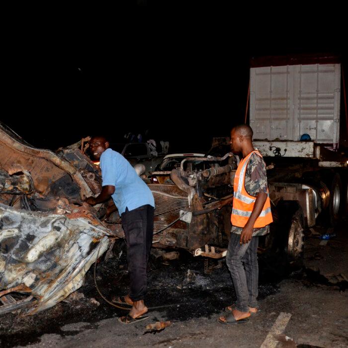 Trailer in Nigeria Crashes Into Vehicles and Bursts Into Flame, Killing at Least 6 People
