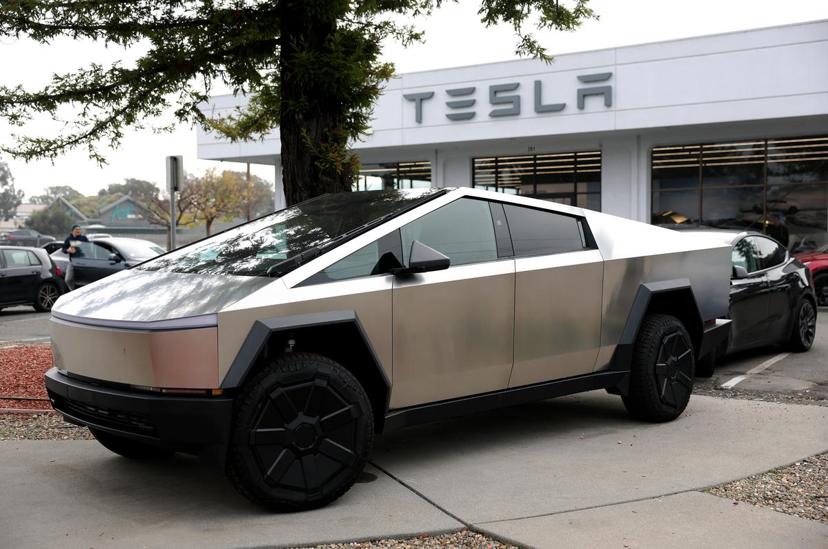 Tesla’s First-Quarter Profits Tumble 71 Percent