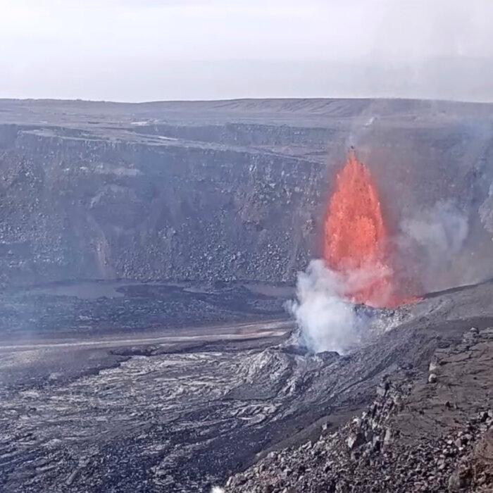 Hawaii’s Kilauea Volcano Puts on Dazzling Show With Lava Fountains Hundreds of Feet High