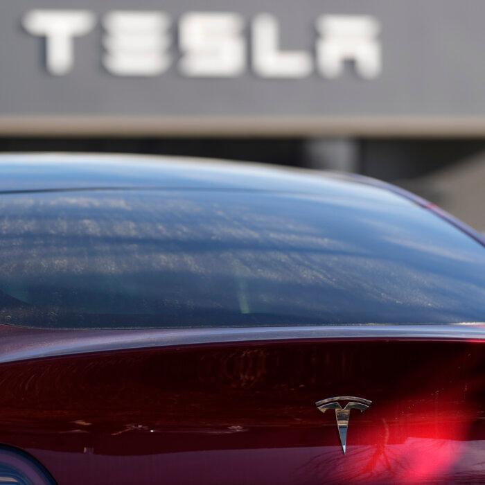 Nova Scotia Legislators Vote Unanimously to Scrap Electric Car Rebates for Tesla