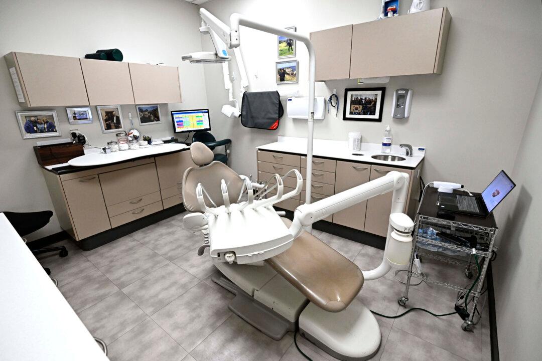 Liberals to Expand Eligibility for Dental Care Program