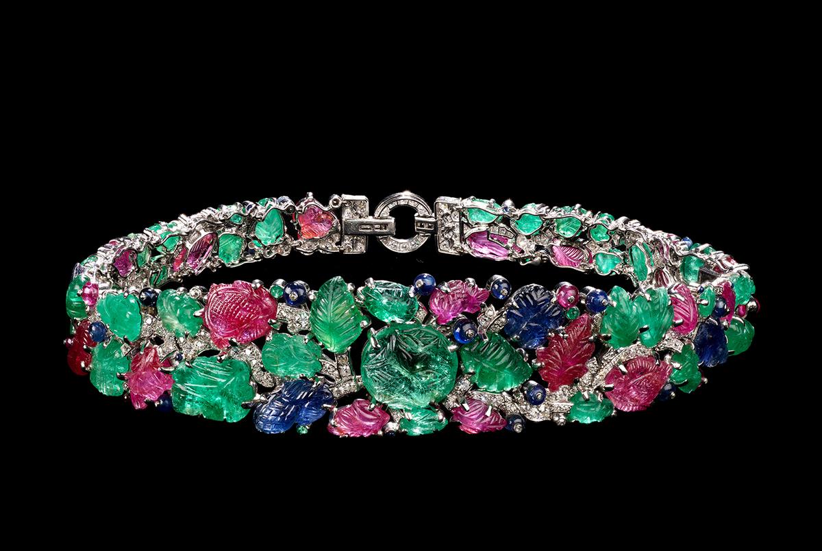 “Mountbatten Bandeau” in Tutti Frutti style, 1928, by English Art Works for Cartier London. Emeralds, rubies, sapphires, diamonds, and platinum. (Copyright Victoria and Albert Museum, London)