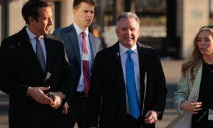 US and Russian Negotiators Meet in Saudi Arabia to Discuss Cease-Fire