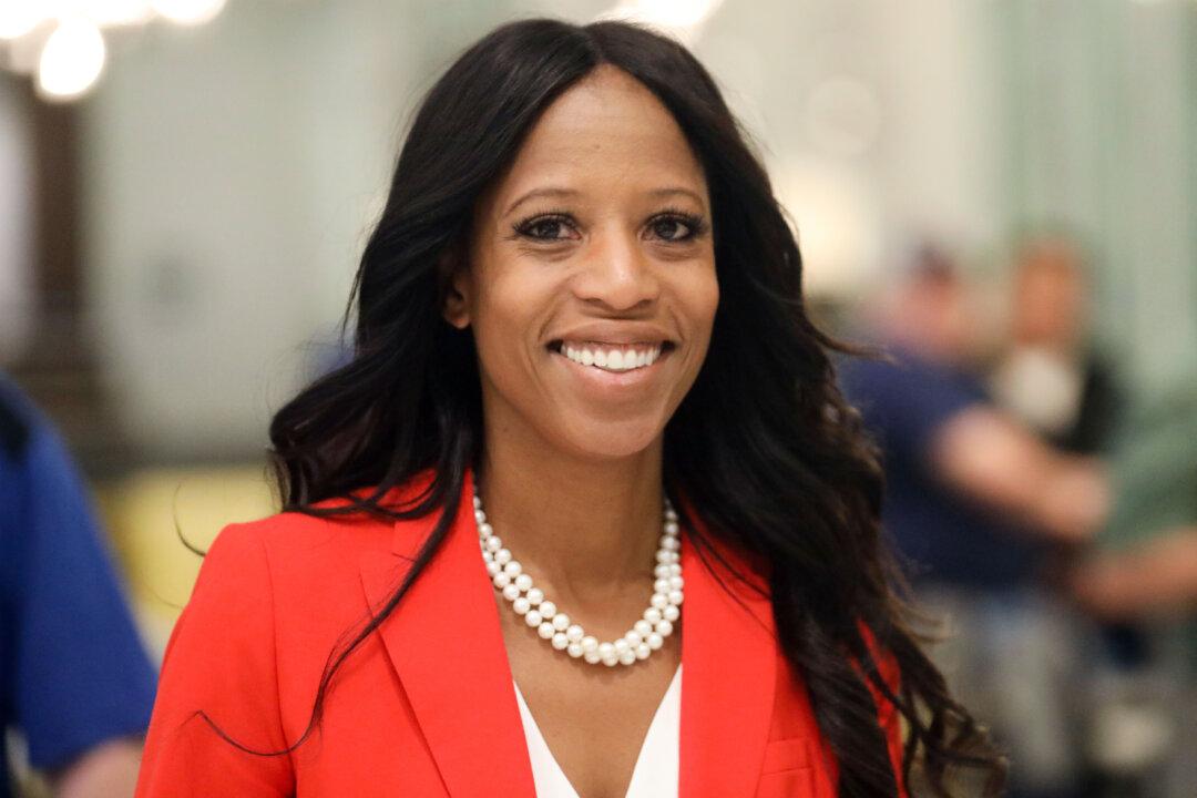 Former Rep. Mia Love, First Black Republican Woman Elected to US House, Dies at 49