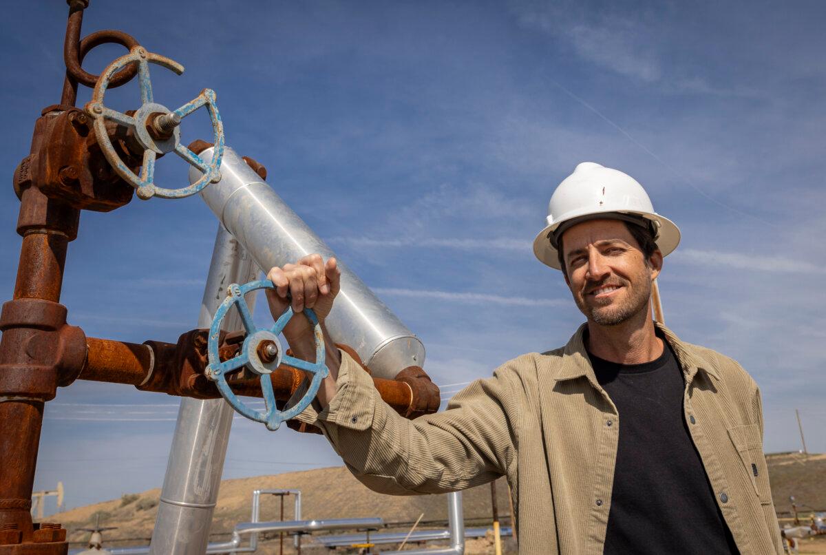California Ponders Takeover of Oil Refineries as Facilities Shut Down | USNN World News Mike Umbro stands near oil valves in Bakersfield, Calif., on March 21, 2025. (John Fredricks/The Epoch Times)