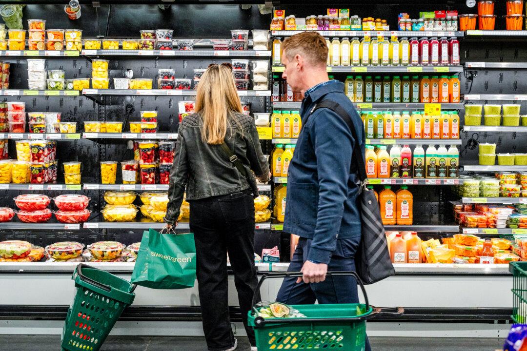Producer Inflation Unexpectedly Falls in August, Adds to Fed Rate Cut Bet