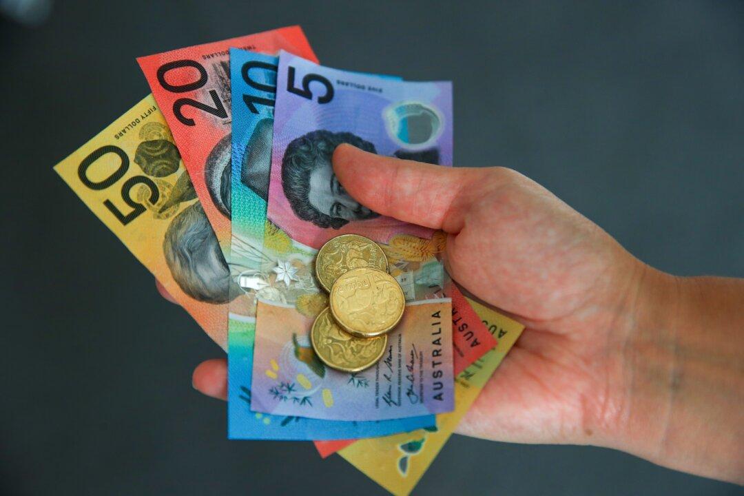 Australian Dollar Falls Below 60 US Cents, Share Market Slides After Trump Tariffs