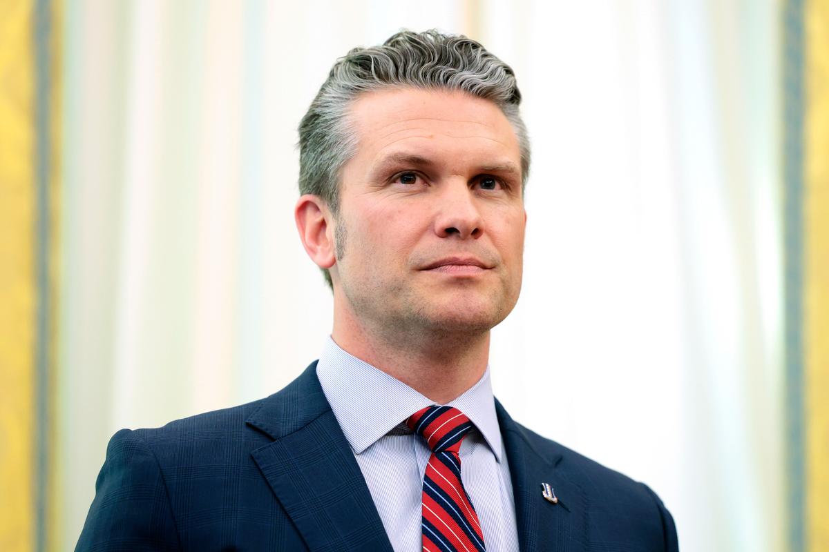 Pentagon Watchdog Launches Investigation Into Hegseth Over Use of Signal thumbnail
