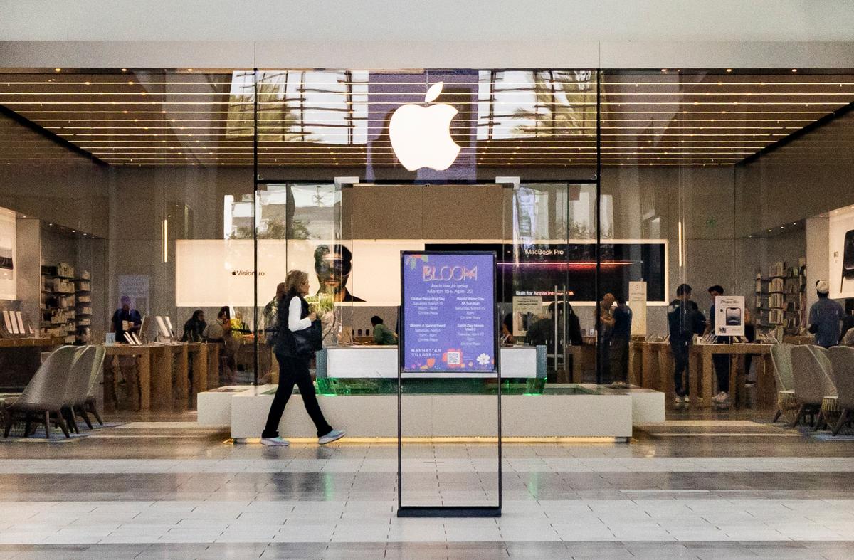 Apple Beats Wall Street Revenue Estimate, Falls Short on Services, Wearables