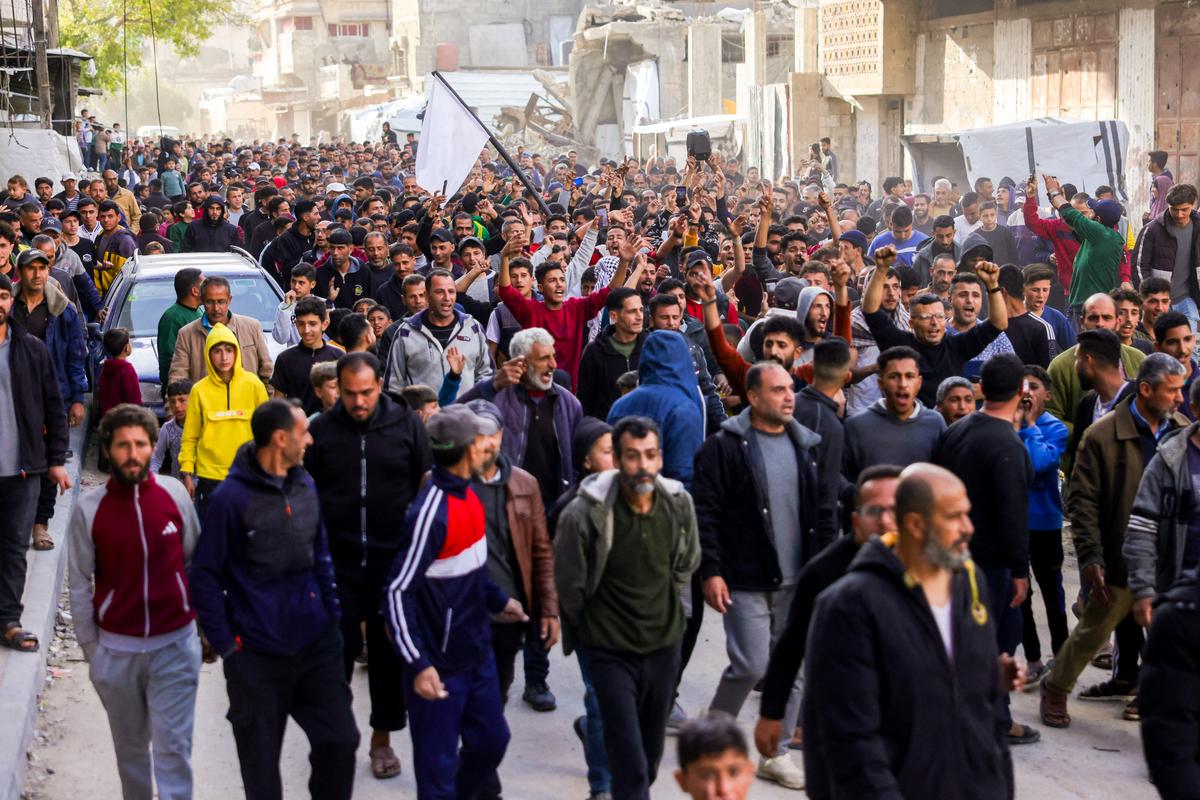 Growing Crowds of Gazans Demonstrate Against Hamas