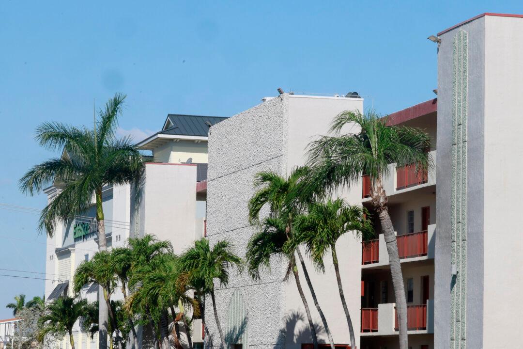 Man Killed Woman and 3 of Her Children in Domestic Shooting in South Florida, Police Say