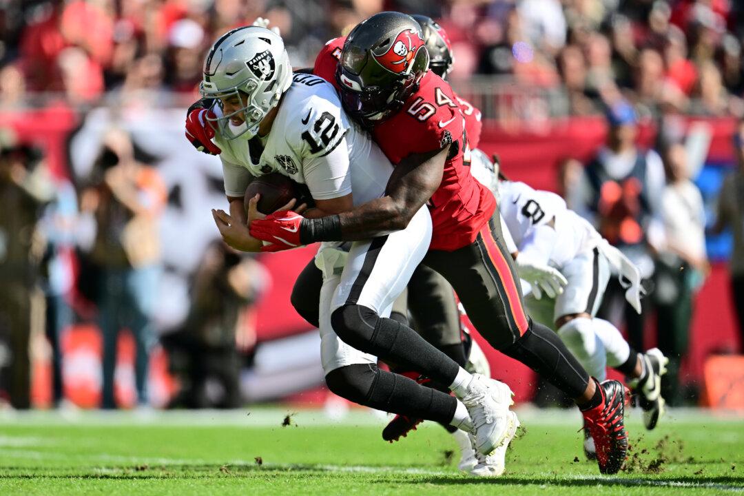 Tampa Bay Linebacker Opposes Banning the Tush Push