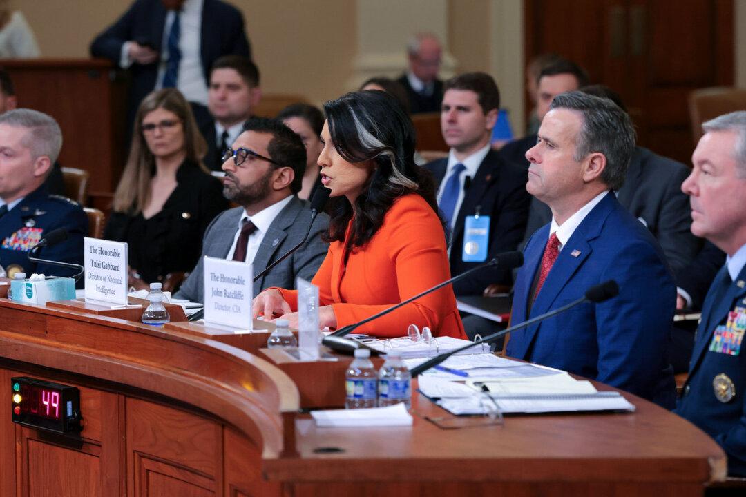 Intelligence Leaders Grilled by Democrats Over Handling of Military Information on Signal Chat