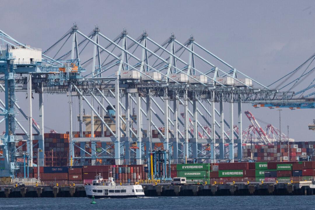 Port of Los Angeles Warns Potential 35 Percent Drop in Cargo Arrivals Due to Tariffs