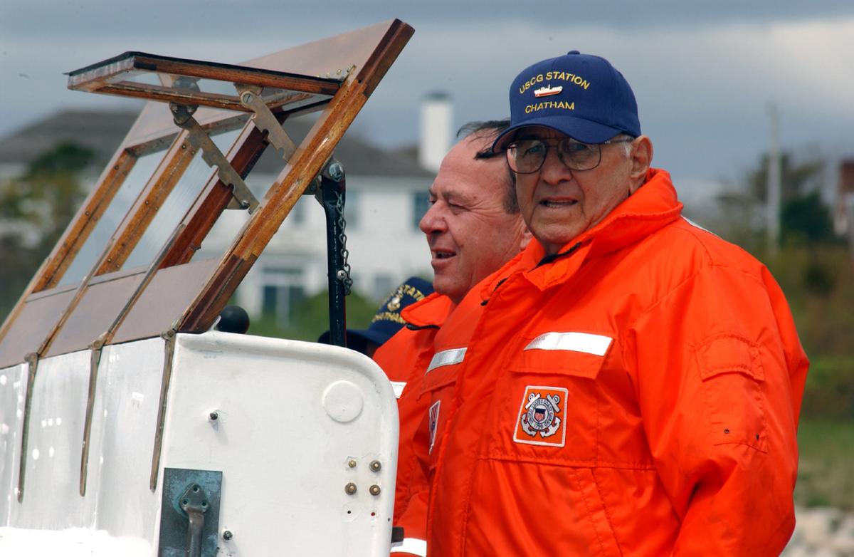 <span style="color: #000000;">Officer 1st Class Bernie Webber took the helm of CG 36500 for the 50th anniversary commemorating his crew's heroic efforts to save 32 seamen from the doomed tanker Pendleton in February 1952 off the coast of Chatham, Mass. (USCG photo by PA3 Amy Thomas) </span>