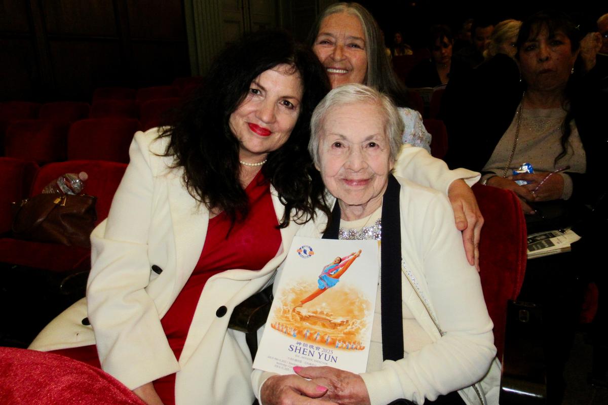 Claremont Theatergoer: Shen Yun ‘Is Something I Needed to See Today’