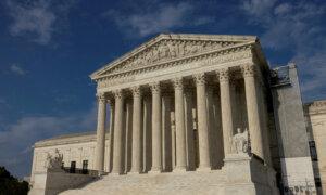 Trump Administration Asks Supreme Court to Let It Deport Venezuelan Illegal Immigrants Under Wartime Law