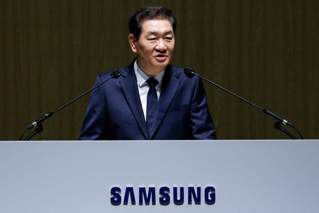 Samsung Co-CEO Dies of Heart Attack at 63