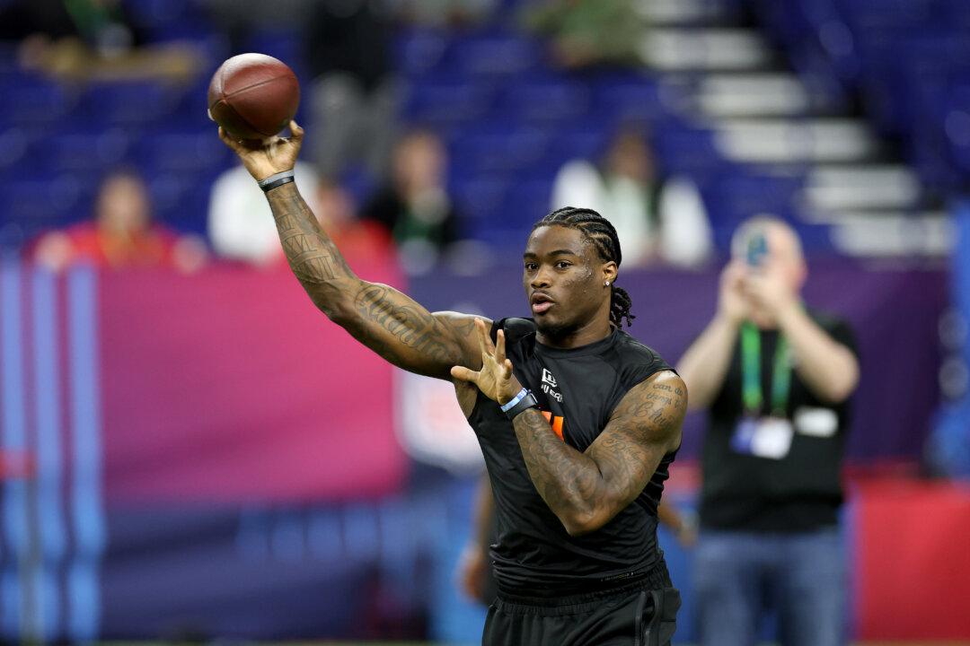 Seahawks Rookie Quarterback Using Virtual Reality Headset to Up His Game