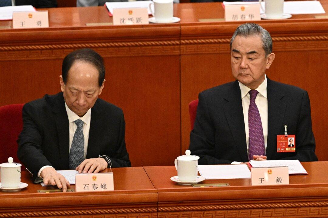 CCP Swaps Jobs of 2 Senior Leaders Amid Power Struggle