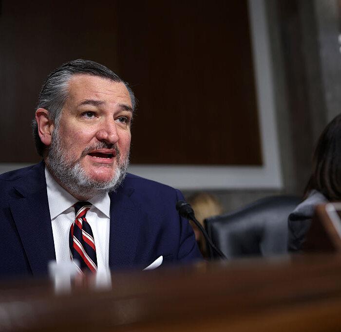 Senate Committee Threatens to Subpoena Army If It Doesn’t Release Helicopter Safety Memo