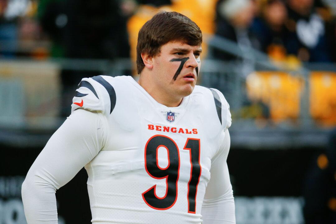 Bengals’ Defensive End Hendrickson Sounds Off on Contract Situation